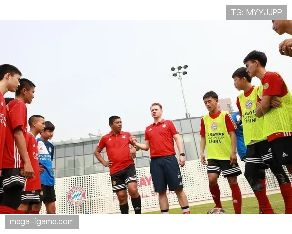 足球明星动态榜新鲜出炉：新秀闪耀与传奇对决引发关注