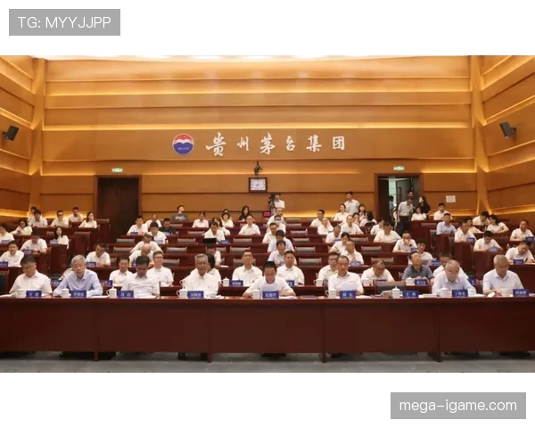 特拉布宗体育中路渗透战术持续发力,彰显强大竞争力与独特风格 特拉布宗体育中路渗透战术持续发力,彰显强大竞争力与独特风格