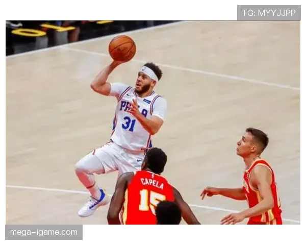 班·西蒙斯传球组织效率提升显著，拉开球队进攻空间差异明显